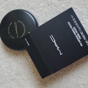 MAC Pro Longwear Powder in 'Medium Plus'